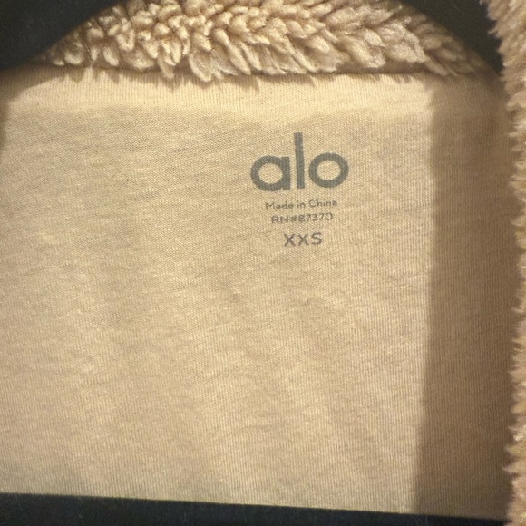 ALO Yoga Tan Teddy Jacket trench coat women’s size XXS - Picture 4 of 4